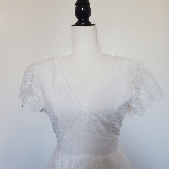 Rebellion White Lace Open Back V Neck Dress - Picture 5 of 11